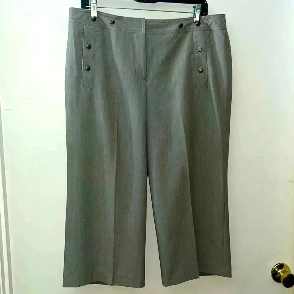 Larry Levine Stretch Capris~Size 14